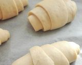 Foto del paso 3 de la receta: Medialunas de manteca