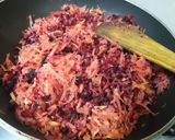 A picture of step 1 of Carrot beetroot halwa.