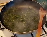 Foto del passaggio 1 della ricetta Spaghetti con Biete Spinaci Panna e Parmigiano