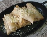 Foto langkah ke 4 dari resep Lumpia Goreng Isi Pisang Keju ✅.