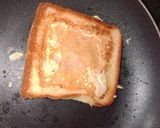 A picture of step 4 of Triangle bread bite.