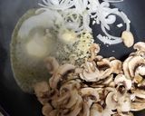Foto del paso 3 de la receta: Fetuccini en crema y espinacas