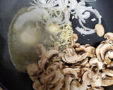 Foto del paso 3 de la receta: Fetuccini en crema y espinacas