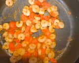 Foto del paso 3 de la receta: Espaguetis de calabacín con gambas