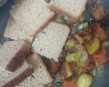 A picture of step 4 of Spicy brown bread upma.