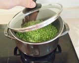 Foto del paso 2 de la receta: Guisantes con cebolla y albóndigas