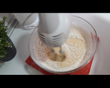Foto del paso 3 de la receta: Magdalenas caseras de yogur muy esponjosas y ricas