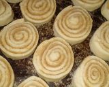 Foto del paso 6 de la receta: Rollitos de canela y azúcar