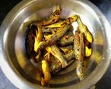 আলু বেগুন বড়ি দিয়ে ট্যাংরা মাছের ঝোল (aloo begun bori diye tyangra maacher jhol recipe) রেসিপির ধাপ 1 ছবি