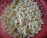 A picture of step 1 of Chicken Tikka macroni.