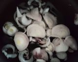 Gambar langkah 2 resipi Sup Telur Pecah.