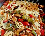 Φωτογραφία βήματος 14 της συνταγής Yaki Udon Stir Fry με λαχανικά και μπέικον C&G