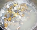 A picture of step 1 of Stuffed clams gravy.