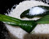 Foto langkah ke 2 dari resep Nasi uduk bunga telang.