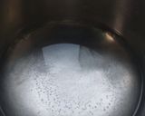 A picture of step 1 of Kashmiri kahwa.