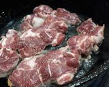Foto del paso 1 de la receta: Bondiola a la cerveza negra con crema