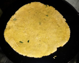 बेसन और प्याज़ के पराठे (besan aur pyaz ke parathe recipe in Hindi) रेसिपी चरण 2 फोटो