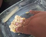Foto del paso 2 de la receta: Torta de Manzana y Arándanos con Masa de Banana y Avena