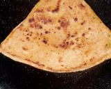 A picture of step 5 of Masala parantha.