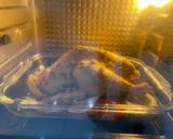 Foto langkah ke 5 dari resep Roasted chicken with garlic herb.