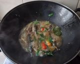 Foto langkah ke 5 dari resep Oseng Pindang Deles.