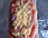 Baconbe göngyölt aszaltszilvás csirkemellrolád recept fázis 2 fotója