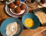 A picture of step 1 of Scotch Eggs.