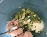 A picture of step 1 of Avocado tuna salad.