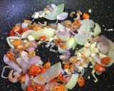 Foto langkah ke 1 dari resep Tumis kangkung tauco ala resto seafood.