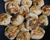 Foto del paso 1 de la receta: Albóndigas de pollo al puerro con puré