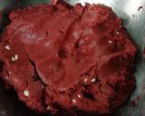 Foto langkah ke 3 dari resep Red Velvet Cookies.