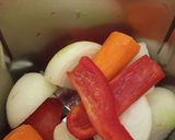 Foto del paso 1 de la receta: Emblanco de pescado Thermomix y puré para la pequeña de casa