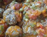 Foto del paso 4 de la receta: Tuco con mini albóndigas para pasta, polenta o arroz