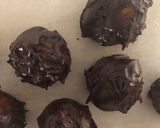 A picture of step 3 of Walnut mango chocolate.