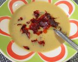 Tejszínes zöldséges krémleves pirított chorizóval gluténmentesen recept fázis 4 fotója