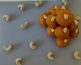 A picture of step 36 of Besan Ke Ladoo.