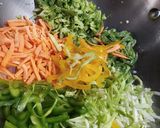 A picture of step 5 of Veg Thukpa soup with noodles.