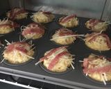 Foto langkah ke 3 dari resep Muffin daging asap.