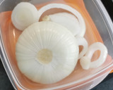 Foto del paso 1 de la receta: Fritura de Berenjena y Aros de Cebolla rebozados con pasta Orly