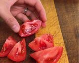 A picture of step 1 of Tomato and Egg Stir-Fry Recipe (西红柿炒鸡蛋）.