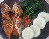 Foto langkah ke 5 dari resep Kembung Goreng Sambal Bawang.