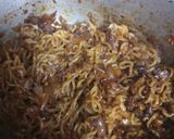 A picture of step 3 of Japanese noodle sandwich(yakisoba bread).