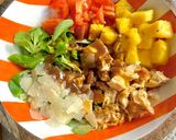 Foto del paso 5 de la receta: Ensalada de canónigos con piña y pollo