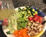Foto del paso 5 de la receta: Tilapia empanizada con ensalada fresca
