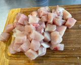Une image de l'étape 1 de Poulet mariné aux carottes, champignons, épices et coriandre.