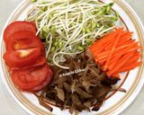 Foto langkah ke 1 dari resep Tumis sayur jamur & wortel.