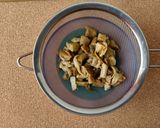 Foto del passaggio 4 della ricetta Malloreddus al pesto di melanzane e cacioricotta fresco
