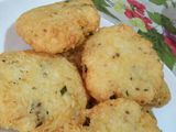 Arepitas de yuca con puerro y queso parmesano