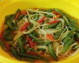 Foto langkah ke 3 dari resep Tumis Buncis Jamur Enoki.