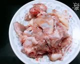 Hình bước làm 1 của món Canh củ cải hầm gà